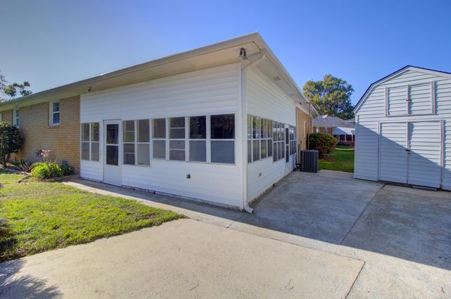 1084 Honeysuckle Lane, Charleston, SC 29412