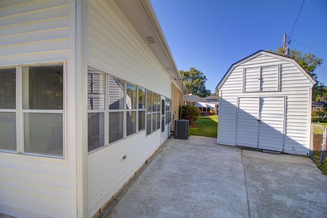 1084 Honeysuckle Lane, Charleston, SC 29412
