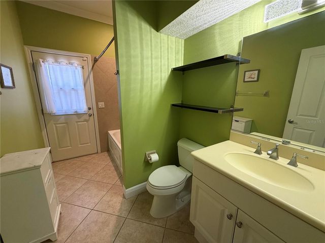 9243 13TH AVENUE CIRCLE NW, Bradenton, FL 34209