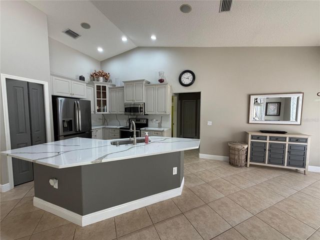 9243 13TH AVENUE CIRCLE NW, Bradenton, FL 34209