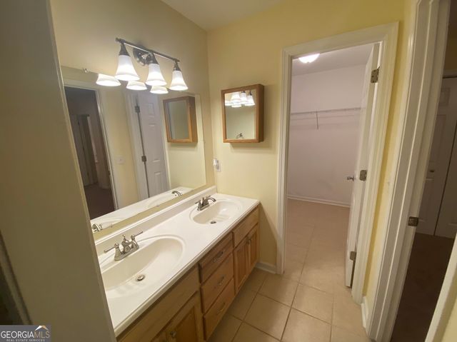 2068 Scrubby Bluff Drive, Kingsland, GA 31548