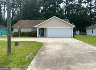 2068 Scrubby Bluff Drive, Kingsland, GA 31548