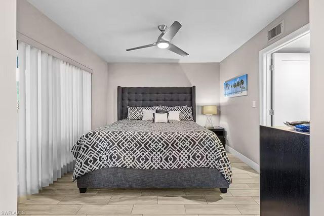 600 Neapolitan WAY 341, Naples, FL 34103