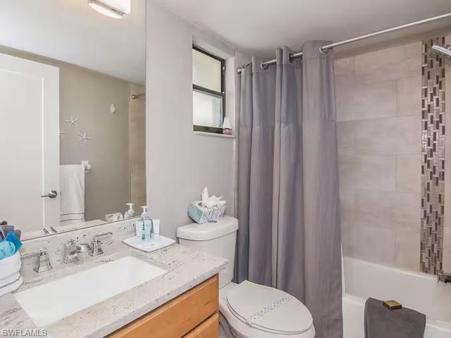 600 Neapolitan WAY 341, Naples, FL 34103