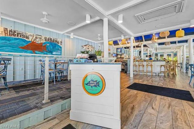 600 Neapolitan WAY 341, Naples, FL 34103