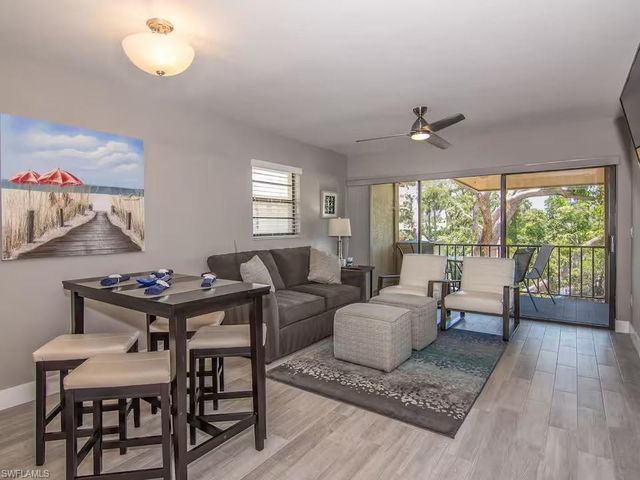 600 Neapolitan WAY 341, Naples, FL 34103