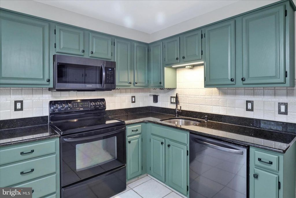Image 13 of property listing at 2381 HEATHER LN, Pottstown, PA 19464