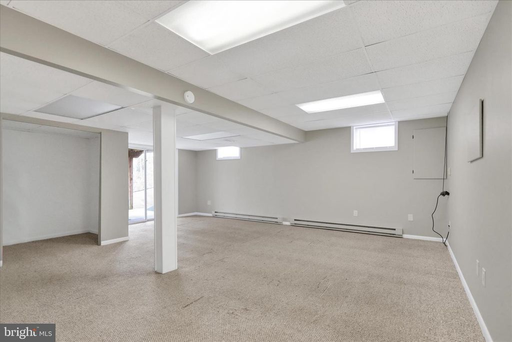Image 34 of property listing at 2381 HEATHER LN, Pottstown, PA 19464