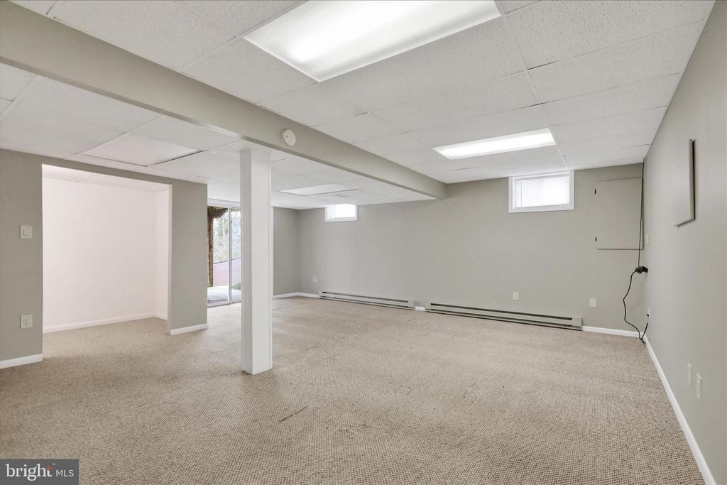 Image 35 of property listing at 2381 HEATHER LN, Pottstown, PA 19464