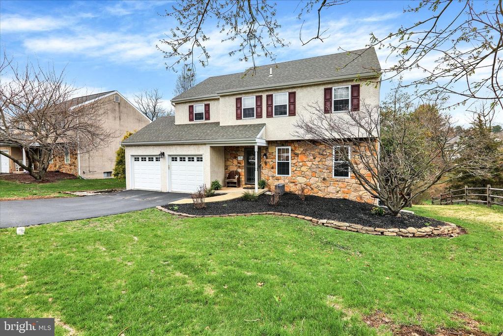 Image 4 of property listing at 2381 HEATHER LN, Pottstown, PA 19464