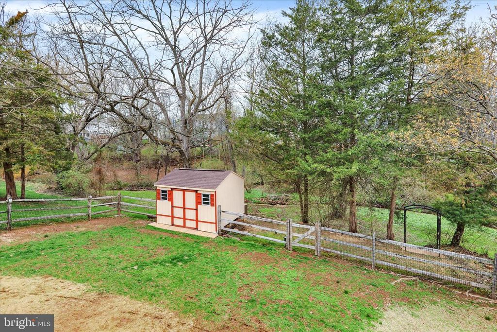 Image 41 of property listing at 2381 HEATHER LN, Pottstown, PA 19464