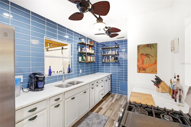 1503 FRANCIS AVENUE, Sarasota, FL 34232