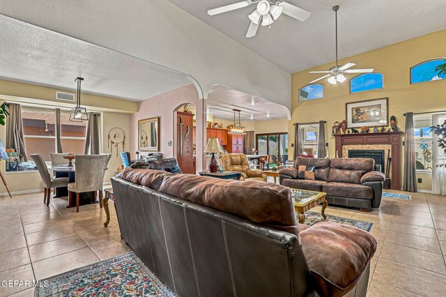 729 DESERT SILVER Drive, Horizon City, TX 79928