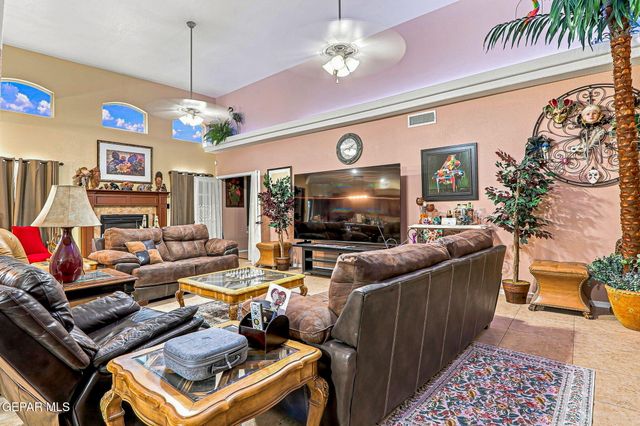 729 DESERT SILVER Drive, Horizon City, TX 79928