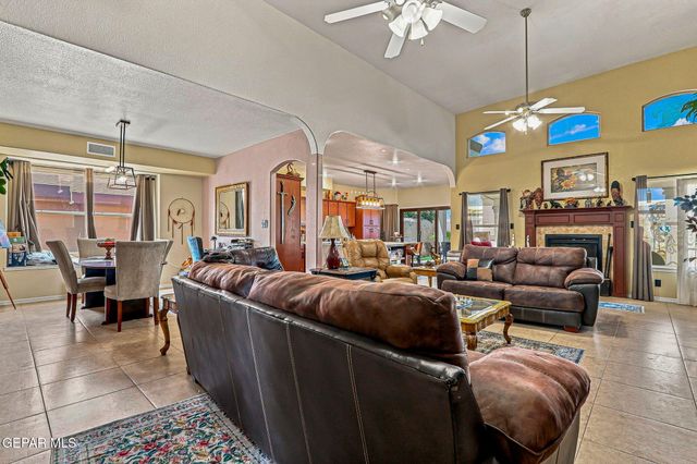 729 DESERT SILVER Drive, Horizon City, TX 79928