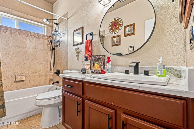 729 DESERT SILVER Drive, Horizon City, TX 79928