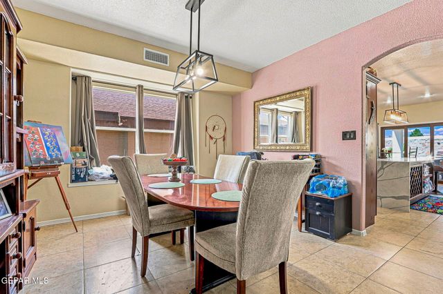 729 DESERT SILVER Drive, Horizon City, TX 79928