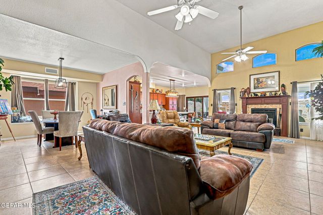 729 DESERT SILVER Drive, Horizon City, TX 79928