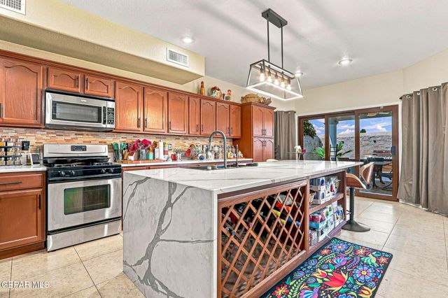 729 DESERT SILVER Drive, Horizon City, TX 79928