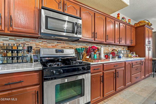 729 DESERT SILVER Drive, Horizon City, TX 79928