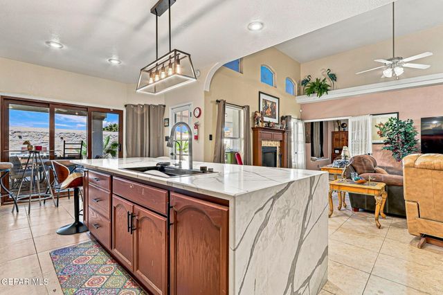 729 DESERT SILVER Drive, Horizon City, TX 79928