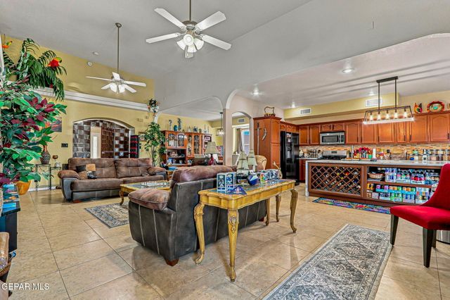 729 DESERT SILVER Drive, Horizon City, TX 79928
