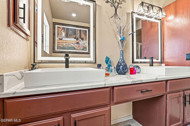 729 DESERT SILVER Drive, Horizon City, TX 79928