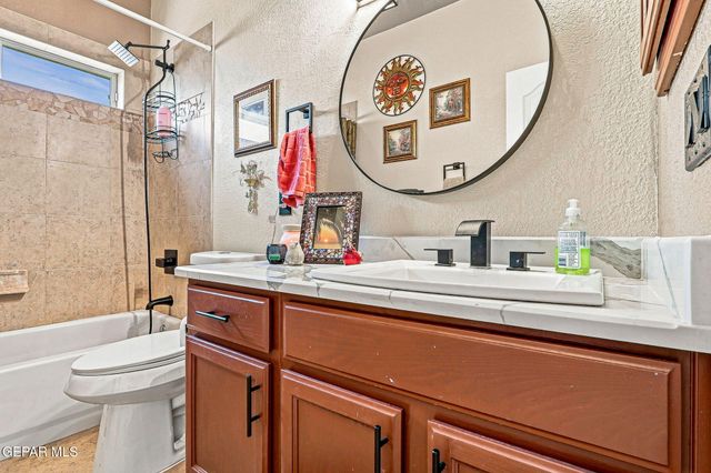729 DESERT SILVER Drive, Horizon City, TX 79928
