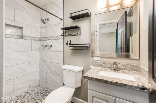 2344 W MITCHELL Drive, Phoenix, AZ 85015