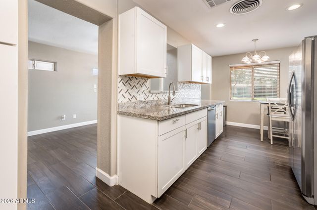 2344 W MITCHELL Drive, Phoenix, AZ 85015