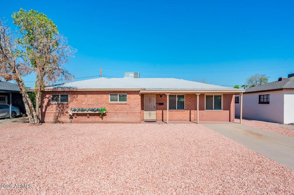 2344 W MITCHELL Drive, Phoenix, AZ 85015