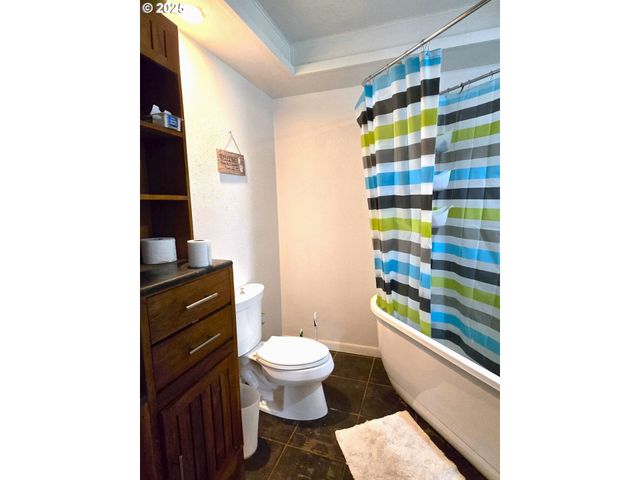 100 Se HILLCREST Rd, John Day, OR 97845