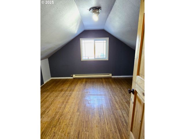 100 Se HILLCREST Rd, John Day, OR 97845