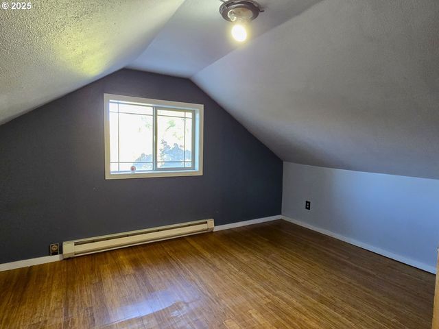 100 Se HILLCREST Rd, John Day, OR 97845