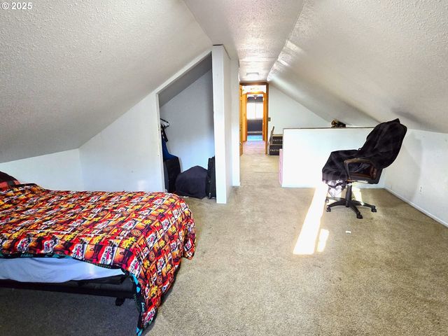 100 Se HILLCREST Rd, John Day, OR 97845