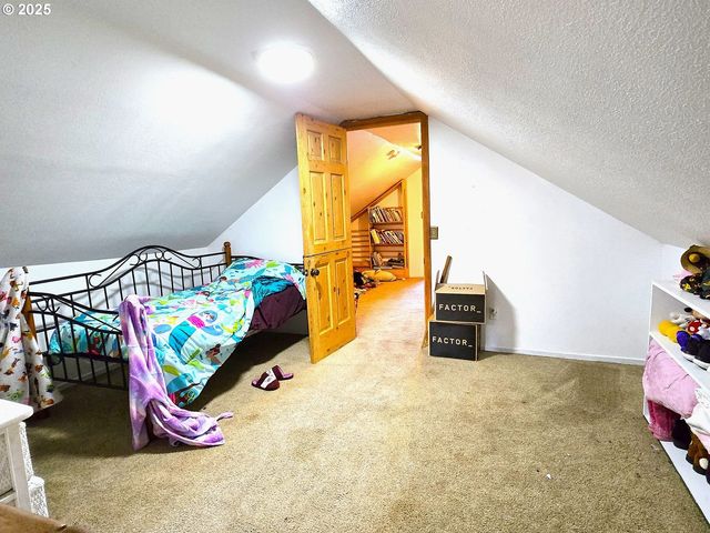 100 Se HILLCREST Rd, John Day, OR 97845