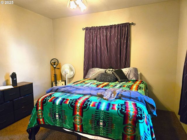 100 Se HILLCREST Rd, John Day, OR 97845