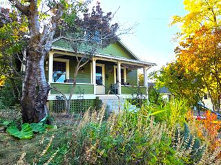 100 Se HILLCREST Rd, John Day, OR 97845