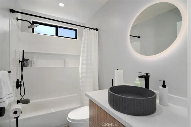 10947 Lurline Avenue, Chatsworth, CA 91311