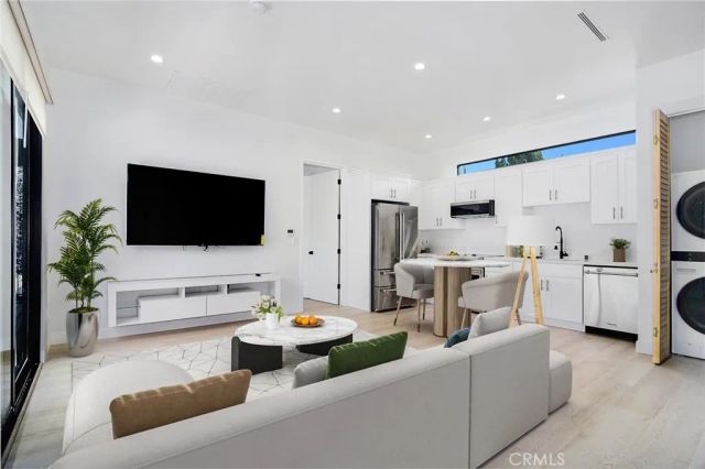 10947 Lurline Avenue, Chatsworth, CA 91311