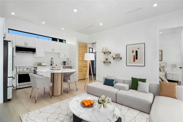 10947 Lurline Avenue, Chatsworth, CA 91311