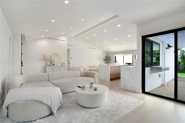 10947 Lurline Avenue, Chatsworth, CA 91311