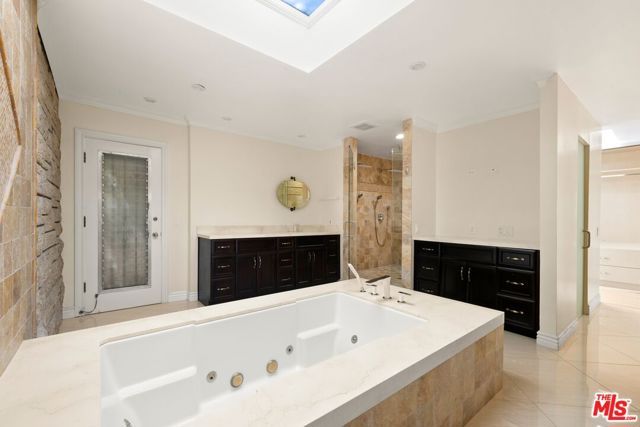 1743 Stone Canyon Road, Los Angeles, CA 90077