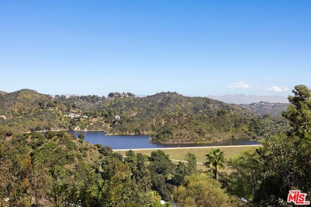 1743 Stone Canyon Road, Los Angeles, CA 90077