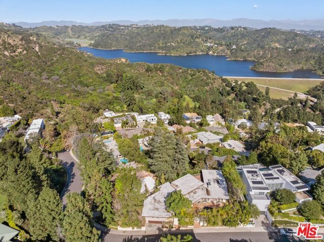 1743 Stone Canyon Road, Los Angeles, CA 90077