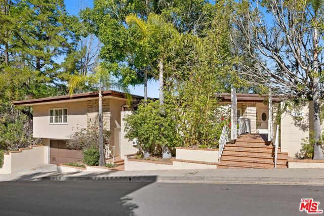 1743 Stone Canyon Road, Los Angeles, CA 90077