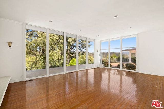 1743 Stone Canyon Road, Los Angeles, CA 90077