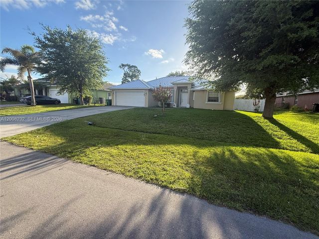 3262 SW Cohutta St, Port St. Lucie, FL 34953