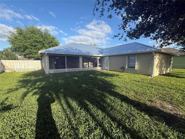 3262 SW Cohutta St, Port St. Lucie, FL 34953