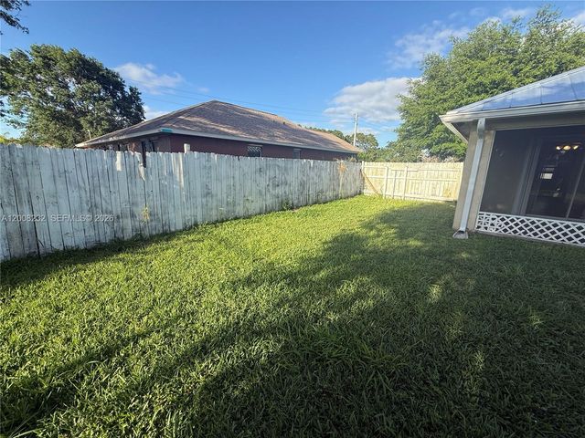 3262 SW Cohutta St, Port St. Lucie, FL 34953